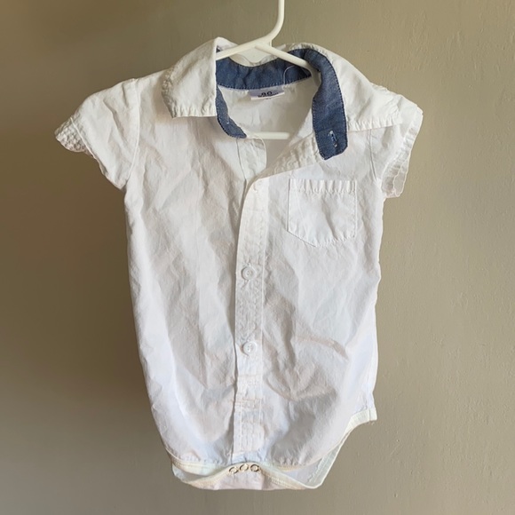 Three piece suspender shorts set with matching button down bodysuit and bow tie - Picture 2 of 3